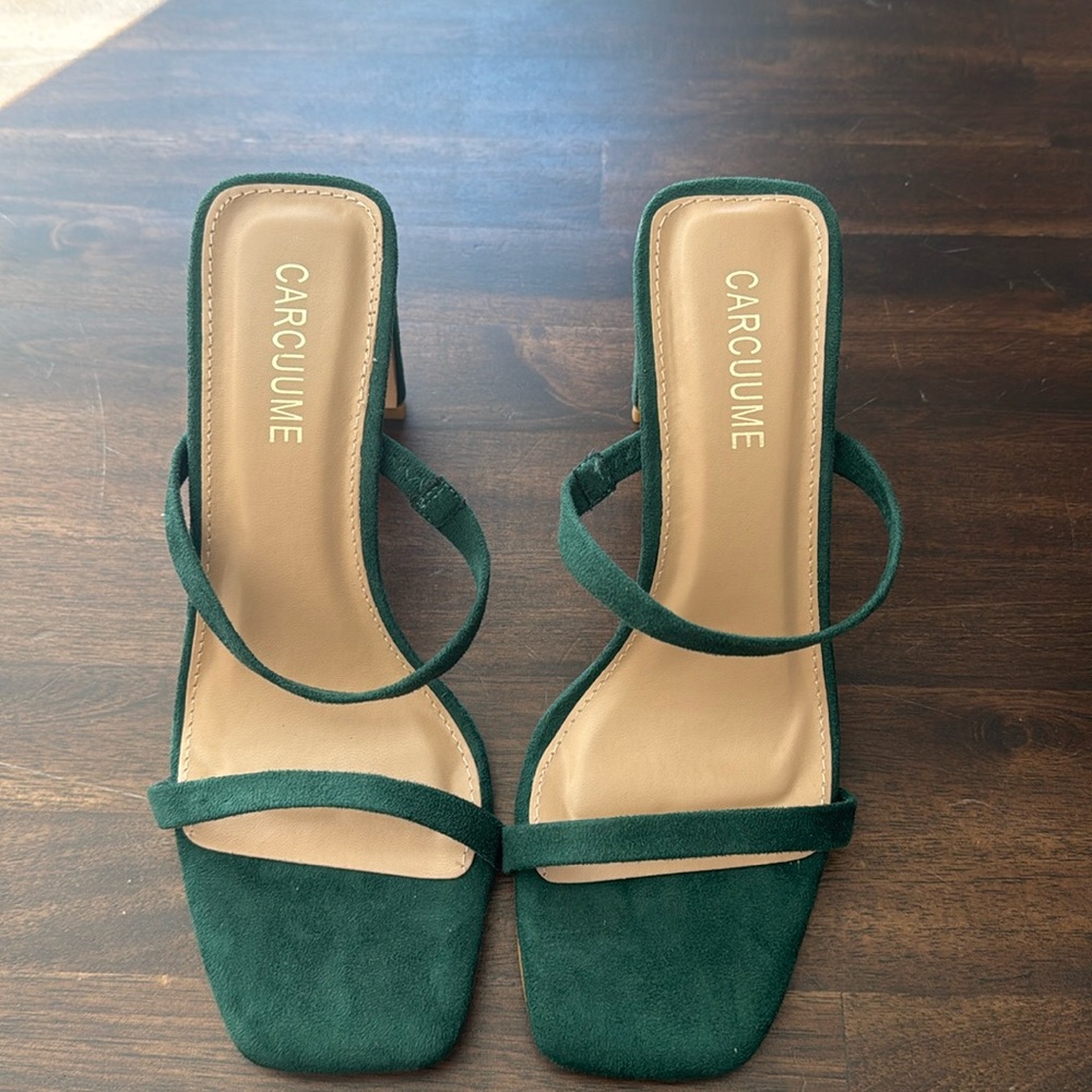 Green women’s Mule heels size 6